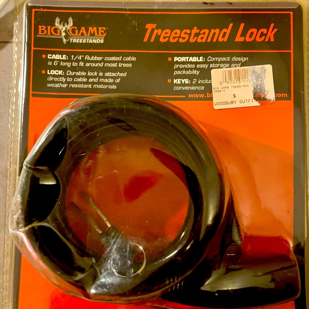 Big game tree stands lock with keys